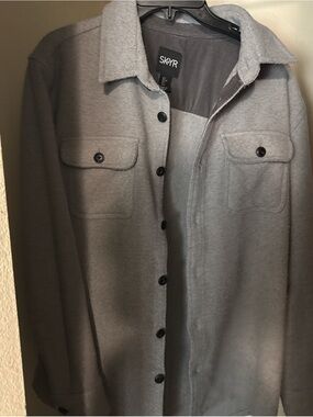 Skyr Men's Light Gray Button-Front Shirt Jacket